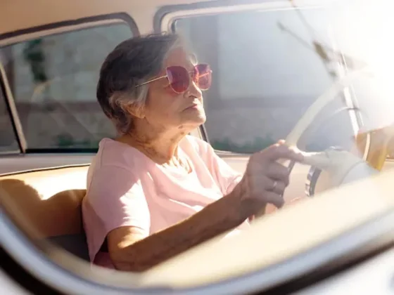 A partir de qué edad habría que dejar de conducir, según dos estudios