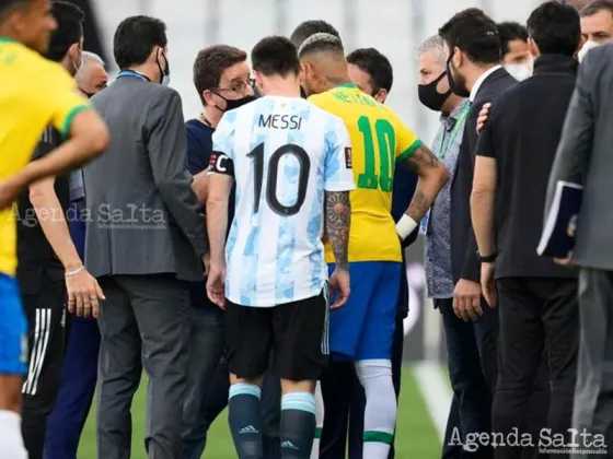 El partido se suspendió a los 5 minutos después de que agentes de ANVIS intentaran detener a algunos futbolistas argentinos