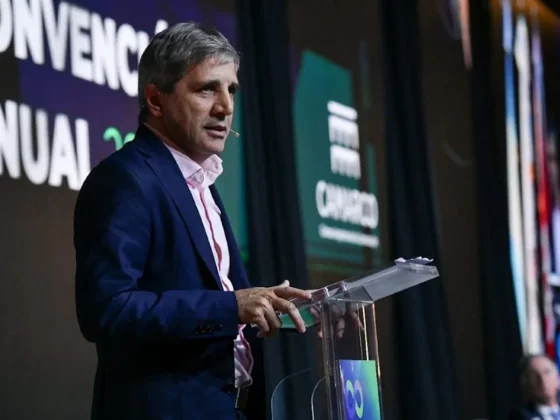 Dólar, inflación y PBI: las consultoras mejoran sus proyecciones para la Argentina 2025