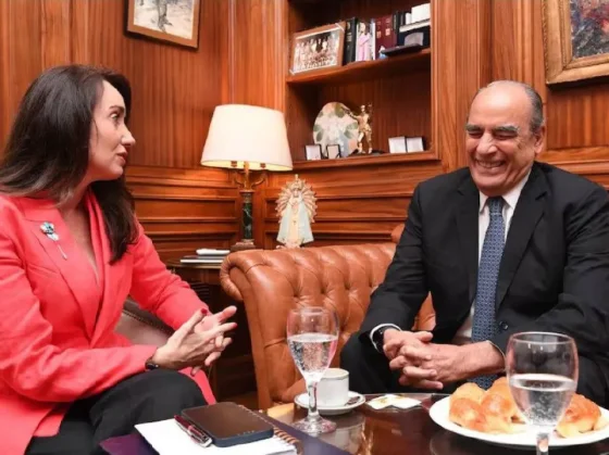 Villarruel y Francos mantuvieron una reunión con senadores aliados para tratar diversos temas