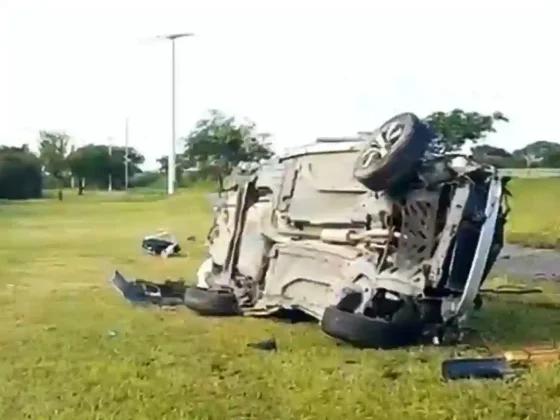 Grave: dos hombres heridos tras un brutal vuelco sobre Circunvalación Oeste