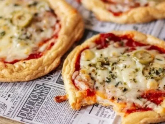 Mini pizzas sin harina y listas en tiempo récord: te sorprenderá esta deliciosa receta de pocos ingredientes