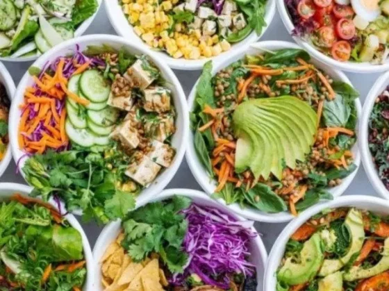 Las 10 recetas frescas para el almuerzo y la cena que te ayudarán a combatir el calor
