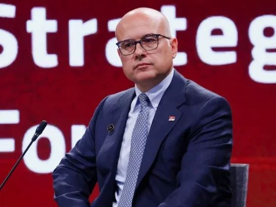 El primer ministro de Serbia, Vucevic, renuncia tras protestas anticorrupción