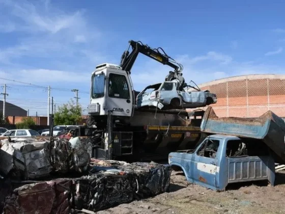 Los vehículos que están en el Canchón y no tienen dueño serán donados o compactados