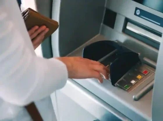 En febrero aumenta el límite de extracción en cajeros automáticos