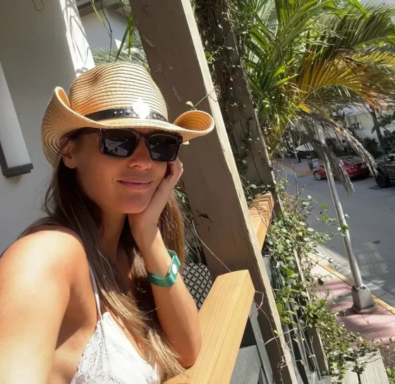 El look lencero con el que Pampita conquista las playas de Miami