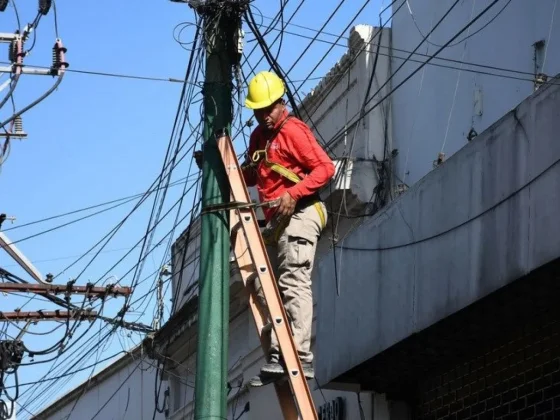 Nuevo operativo de despeje de cables en la Av. San Martín