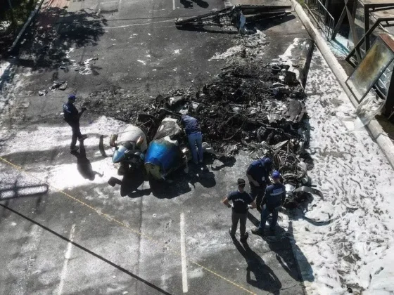 Tragedia en San Pablo: avioneta cae sobre un colectivo y deja al menos dos muertos