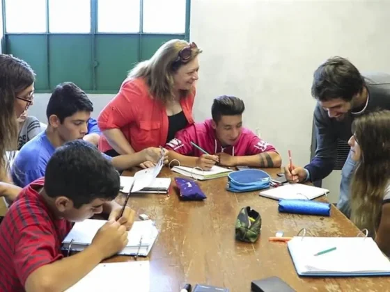 Lanzan clases de apoyo gratuitas para quienes deban materias