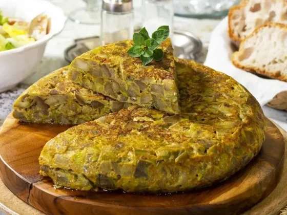 Exquisita receta de tortilla de berenjena, fácil y muy barata de preparar