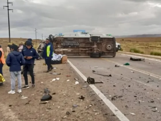 Trágico accidente en Ruta 9 entre una camioneta y una trafic: una mujer perdió la vida