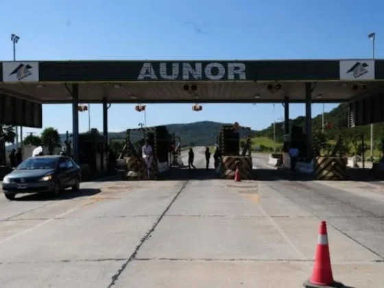 Madre y su hijo sufrieron un violento vuelco cerca del ex Peaje Aunor