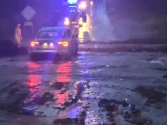 Desborde del arroyo Tajamar por intensas lluvias causa cortes en la ruta 68 cerca de La Viña