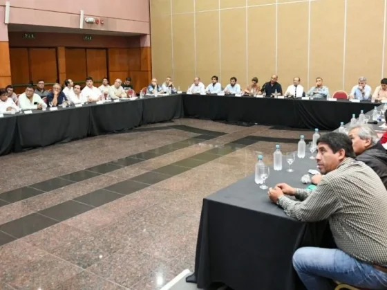 Se llevo a cabo una nueva reunión con los gremios de la administración pública provincial