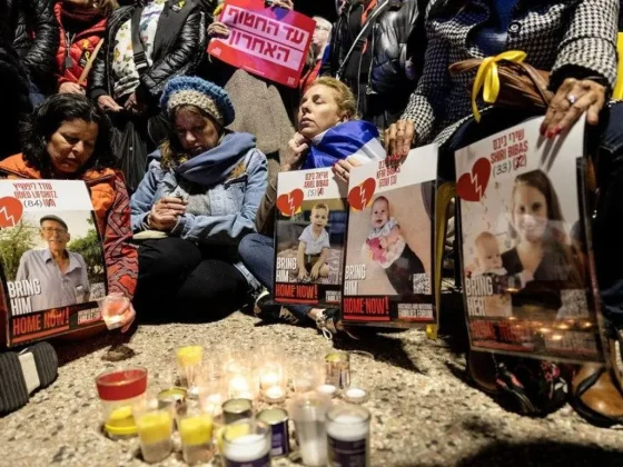 Israel confirmó que Hamas entregó los cuerpos de Ariel y Kfir Bibas, pero que el tercero no pertenece a Shiri Bibas, su madre