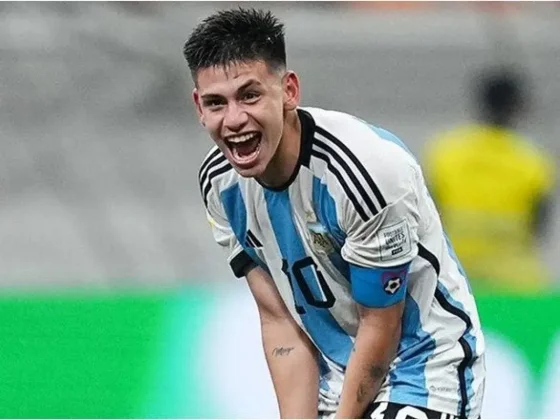 El Diablito Echeverri viajó a Inglaterra para sumarse al Manchester City