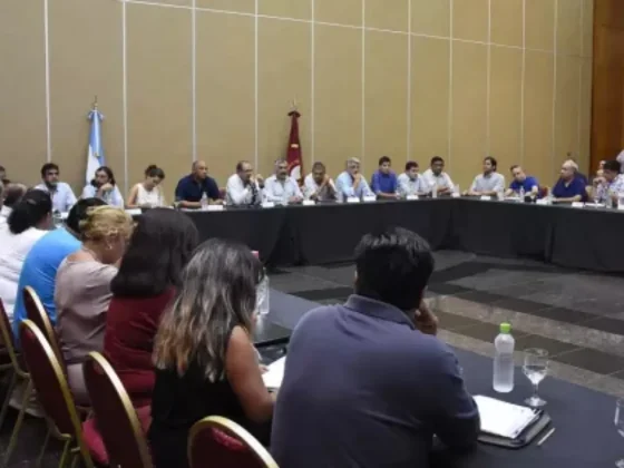Gobierno y gremios acordaron el incremento salarial del primer semestre y otras mejoras para los empleados públicos