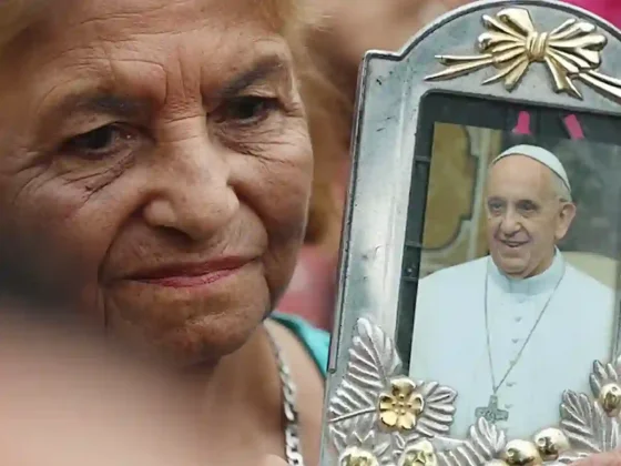 El papa Francisco durmió bien y sigue mejorando: los detalles del último parte médico