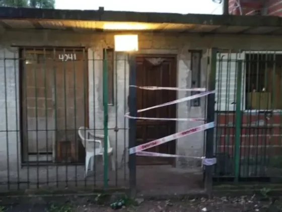 HORROR: un hombre de 31 años apuñaló a su exnovia de 16, mató a su exsuegro y escapó