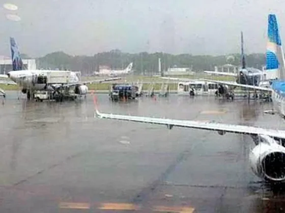 Demoras de hasta cuatro horas en los vuelos como consecuencia de la tormenta