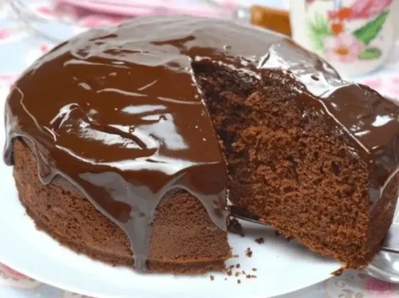 Bizcochuelo de chocolate: receta fácil y barata para los mates