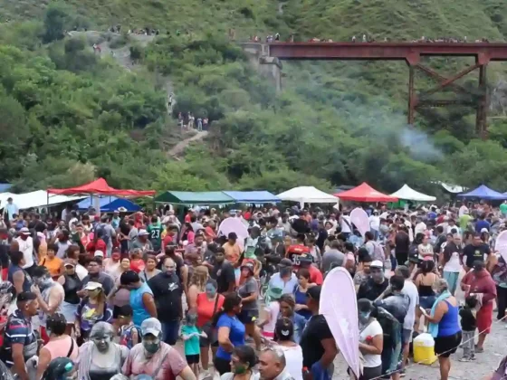Campo Quijano cerró su mejor temporada de verano con el tradicional Entierro del Carnaval en la Quebrada del Toro