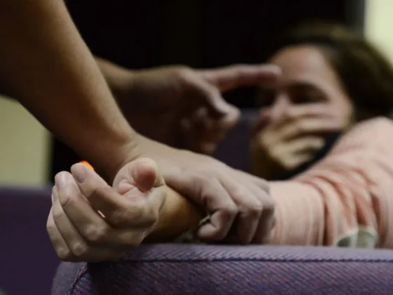 Piden juicio para un hombre por abusar sexualmente a su pareja