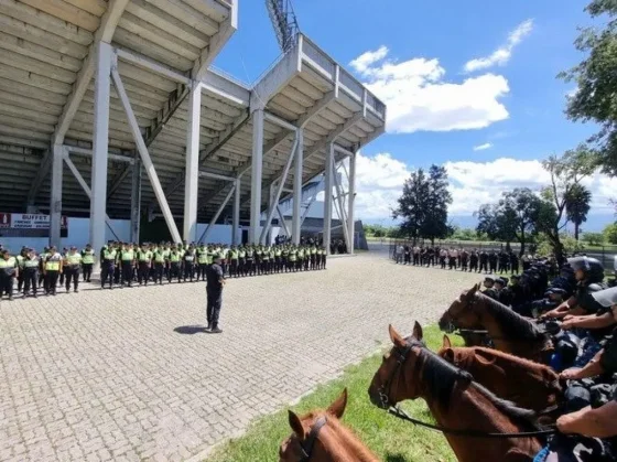 Más de 500 policías formarán parte del operativo para el partido entre Central Norte y Temperley