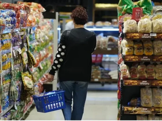 En Enero creció el consumo en supermercados y mostró su primera mejora interanual