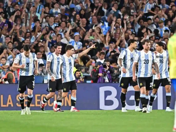 ¡BAILE HISTÓRICO! Argentina aplastó a Brasil en el Monumental