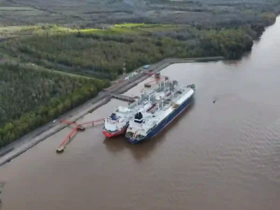 El Gobierno empieza a comprar gas por barco para garantizar el suministro en el invierno