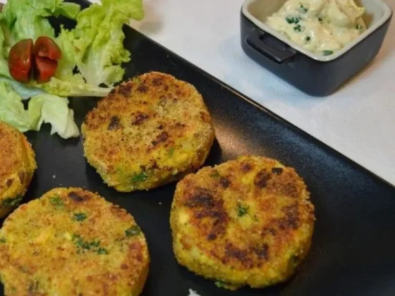 Hamburguesas de atún con verduras, listas en 20 minutos