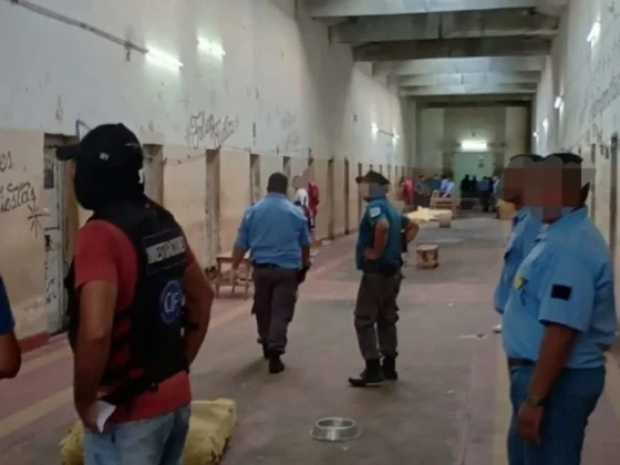 Ocho integrantes de una red de comercialización de drogas que operaba en el Penal de Villa Las Rosas fueron condenados