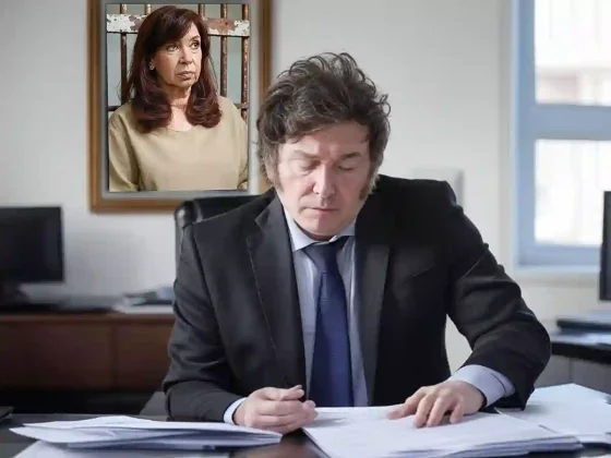 Milei volvió a negar una devaluación y cruzó a Cristina Kirchner: “Va a ir presa y cacarea luego de estafar a los argentinos”