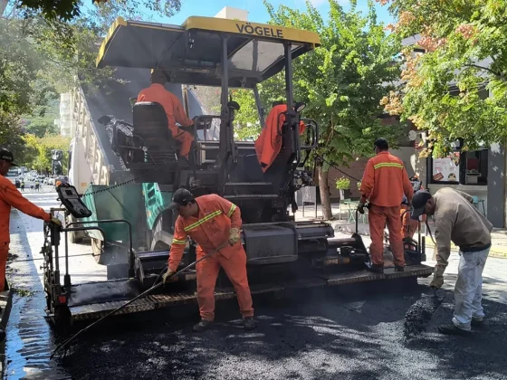 Avanza la obra de repavimentación en la calle Alsina