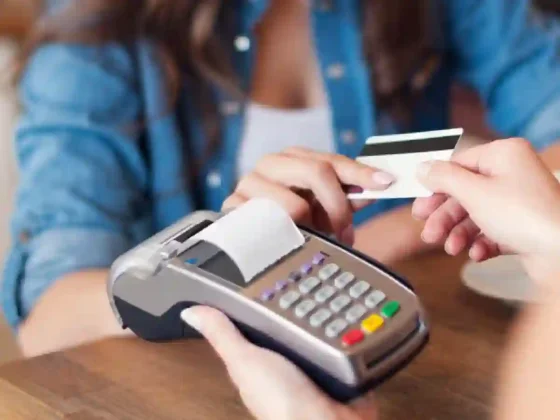 Desde hoy, los comercios deberán detallar los impuestos en los tickets: las claves para entender la medida