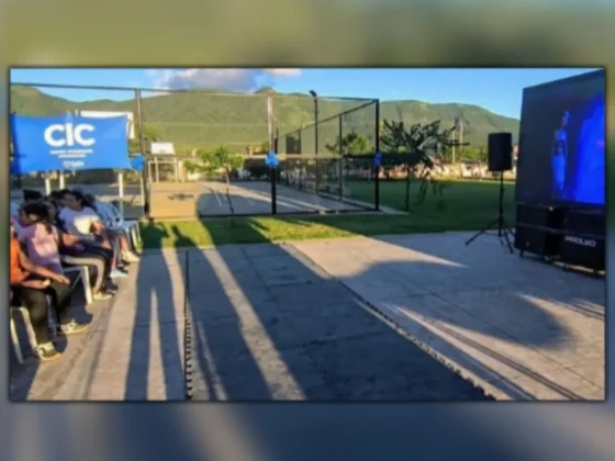 El “Cine en la plaza” llega a barrio Primera Junta