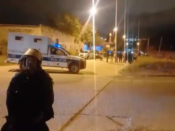 Iban con ladrillos y no eran albañiles: tras una persecución le secuestraron 60 ladrillos