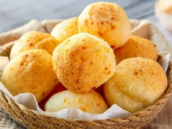 Cómo hacer Chipacitos: la receta esponjosa, con mucho queso y en 20 minutos