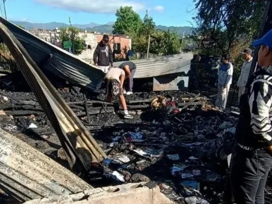 El municipio asiste a una familia afectada por un incendio en zona norte