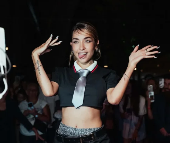 María Becerra deslumbró con su nuevo look