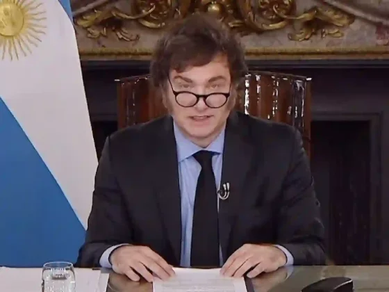 Javier Milei dijo que la Argentina recibirá USD 32 mil millones y afirmó: “Eliminamos el cepo para siempre”
