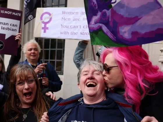 La Corte Suprema de Gran Bretaña establece que las personas trans no son reconocidas legalmente como mujeres