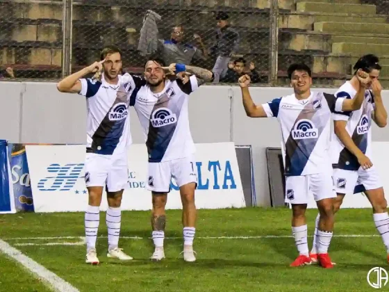 El santo goleó a Sarmiento en el Martearena