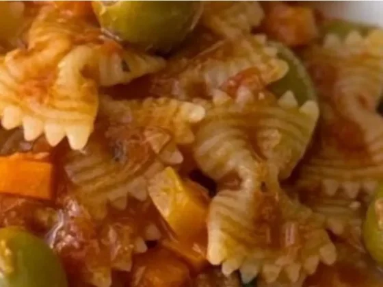 Rápido y sabroso: Pasta con salsa de aceitunas y atún