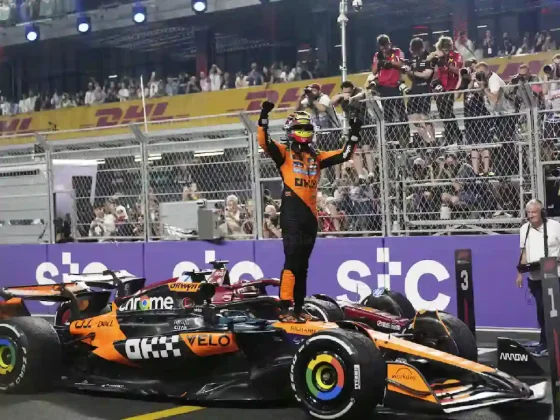 Piastri ganó en el GP de Arabia Saudita y lidera el campeonato