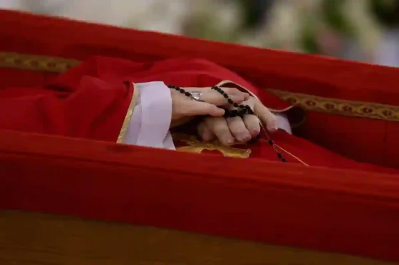 Falleció el Papa Francisco a los 88 años: el mundo despide al pontífice de la humildad