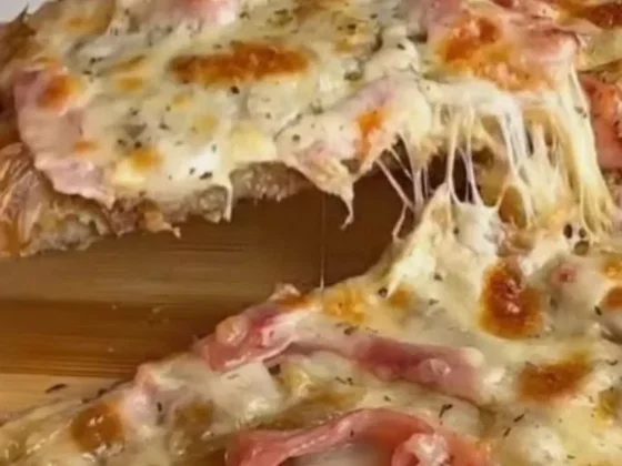 Pizza fugazetta con base de papa, una idea genial