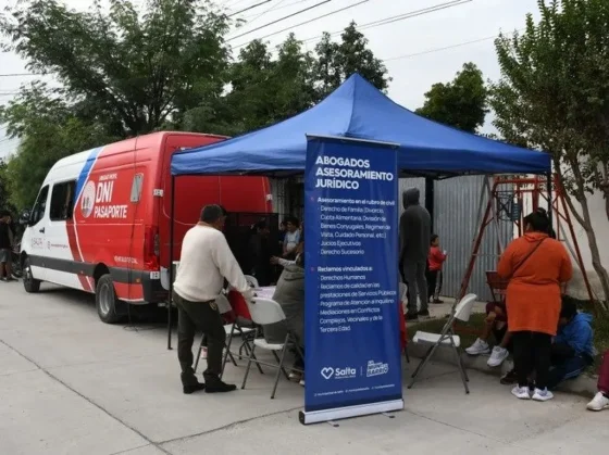 Más de 100 vecinos accedieron a trámites gratuitos en un operativo en zona norte